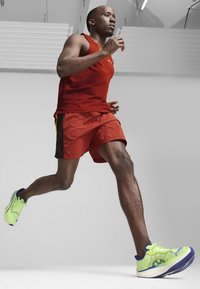 Puma Zapatillas running asfalto - fizzy apple lapis lazuli