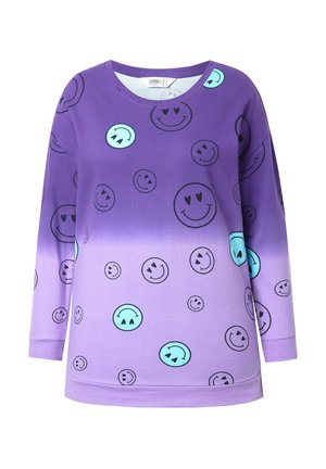 Fialová mikina má ombré vzor s různými modrými smajlíky, dlouhé rukávy a kulatý výstřih. Hladká texturа.