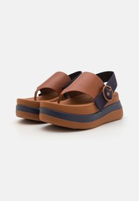 FitFlop FITFLOP X ROKSANDA NEW F MODE STACKED SOLE SANDAL - Sandale cu baretă între degete - turtledove/rich tan/inkling