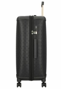 Valise rigide noire avec motif en relief, double fermeture éclair, serrure à combinaison, poignée rétractable et quatre roues pour la mobilité.