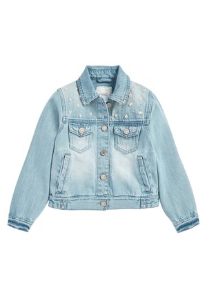Veste en denim bleu clair avec boutons sur le devant, deux poches poitrine, poches latérales et petits ornements floraux blancs sur le haut devant.