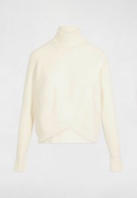 Maglione a collo alto bianco a coste con design avvolgente asimmetrico. Caratterizzato da maniche lunghe e una texture morbida. Adatto per essere indossato a strati.