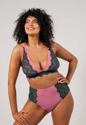 Bralette en hoge taille ondergoedset met kant in roze en donkergroen. Bevat golvend kant en een gladde stof met een relaxte pasvorm.