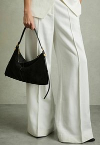 Reiss VADA SHOULDER  - Käsilaukku - black
