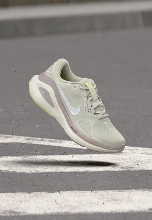 Nike Performance, STRUCTURE 26 - Обувки за бягане по асфалт - light bone/sail/silver-coloured lilac