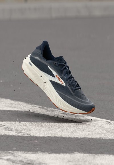 Brooks GHOST 18