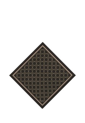 Pañuelo cuadrado con un patrón de tablero de ajedrez geométrico oscuro y un doble borde en tonos marrones y negros.