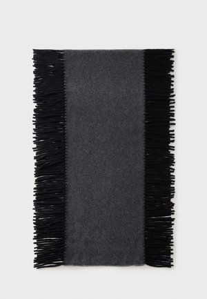 Écharpe rectangulaire gris foncé avec de longues franges noires sur les deux bords courts, posée à plat sur un fond clair.