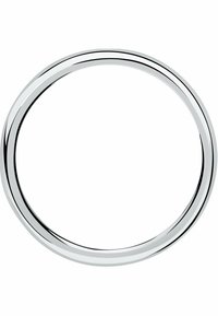 Rund ring i rostfritt stål med en slät, glänsande yta och tunna, parallella spår. Designen är minimalistisch och polerad.