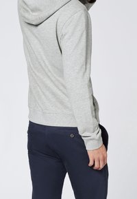 Polo Sylt Felpa con cappuccio - mottled grey