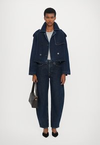 CLOSED CROPPED TRENCH - Farkkutakki - dark blue