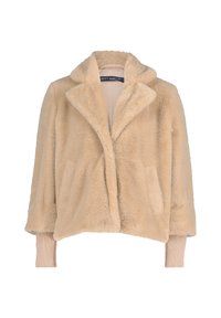 Giacca in pelliccia sintetica beige con colletto, apertura frontale e due tasche anteriori. Presenta polsini a coste e una superficie morbida e strutturata.