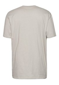 Lys grå bomulds T-shirt med korte ærmer, rund hals og en ensfarvet ryg. Blød tekstur, afslappet pasform og ingen synlige mærker eller mønstre.