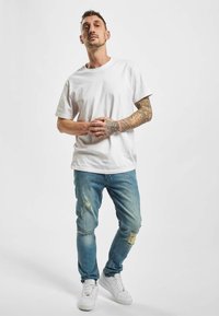 DEF CASTOR  - Džíny Straight Fit - blue