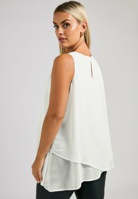 Yours Clothing - Top