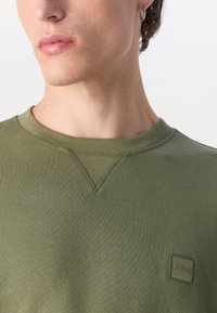 BOSS Sweatshirt - open green