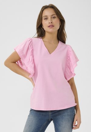 Blusa rosa a V con maniche corte a volant. Realizzata in tessuto morbido, presenta un delicato bordo in pizzo lungo i margini delle maniche. Vestibilità casual.