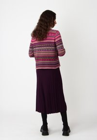 Ivko O-NECK PATTERN - Kardigan - plum