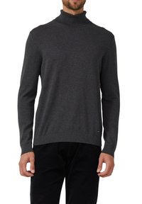 Ciemnoszary golf wykonany z miękkiej dzianiny, z długimi rękawami oraz prążkowanym dekoltem i zakończeniem. Prosty, klasyczny design.