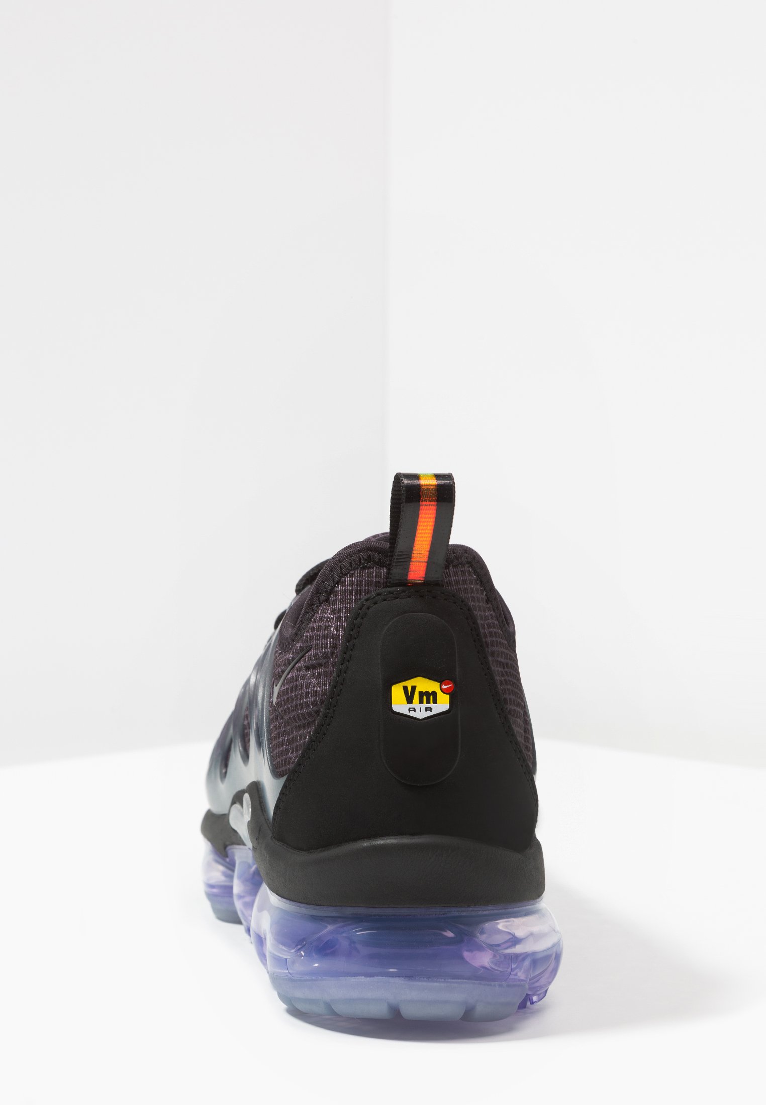 Nike Sportswear AIR VAPORMAX PLUS - Sneakers laag - black/dark  grey/aluminum/space purple/zwart - Zalando.nl