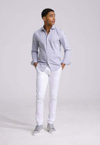 NØLSON STRÅCKA - Overhemd - light grey