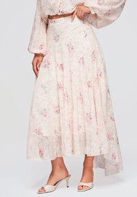 Sélectionné, beige