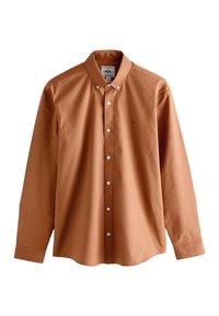 Chemise marron à manches longues boutonnée avec col boutonné et boutons blancs, présentée sur fond blanc.