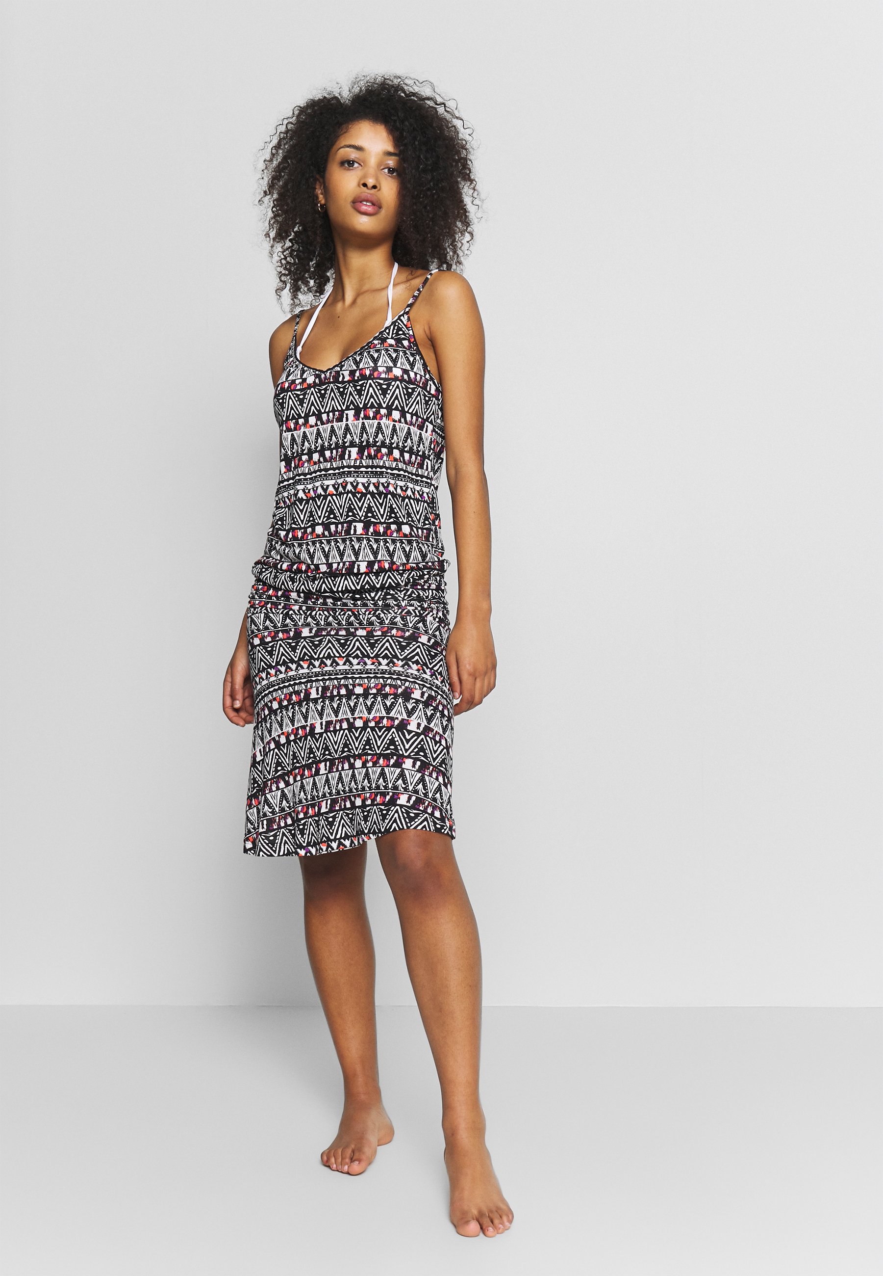 Lascana Beach Dress Accessory Schwarz Weiss Multi Coloured Zalando Co Uk 