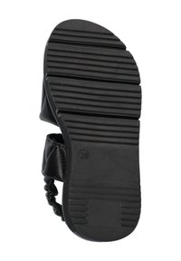 Zwarte rubberen sandaalzool met geribbelde textuur en ronde uitsparing. Beschikt over een soepele bovenband en een ingedrukte maatmarkerings "28."