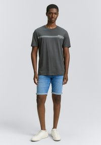 TOM TAILOR DENIM PIERS - Jeansshorts - bright blue denim