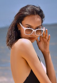Victoria Hyde VELDA - Gafas de sol - weiss