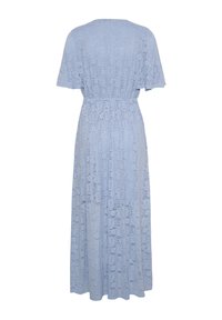 Robe midi en dentelle bleu clair avec manches courtes et taille cintrée, vue de dos sur un fond uni.