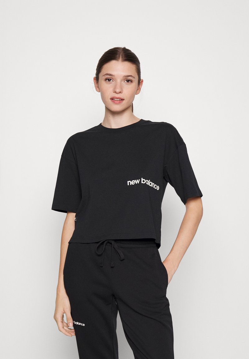 New Balance ESSENTIALS GRAPHIC TEE Print T shirt Black black 