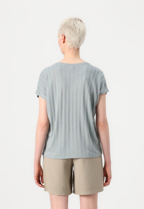 ONLIRINA O NECK - Basic T-shirt - abyss3