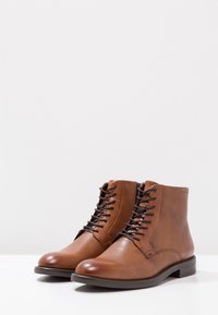 Vagabond Kotníková obuv - brown