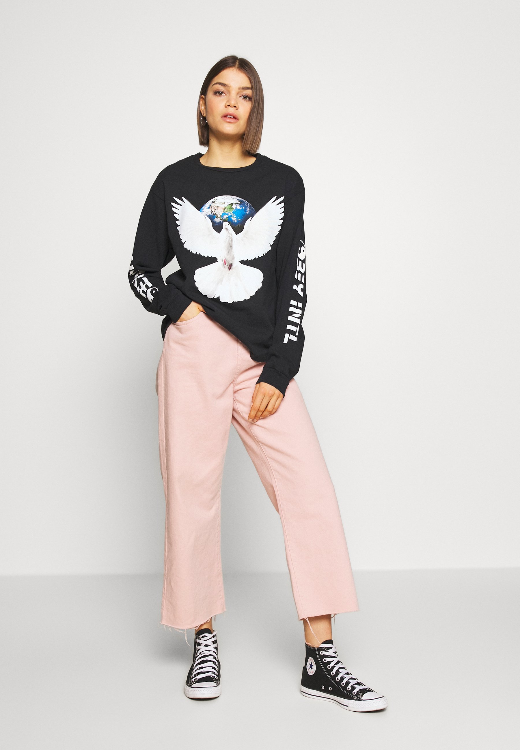 Obey Clothing WORLDWIDE PEACE Longsleeve off blackZwart Obey Clothing WORLDWIDE PEACE Longsleeve off blackZwart