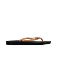 Chanclas de goma negra con correas sintéticas marrones, que cuentan con una plantilla texturizada y una suela plana, diseñadas para uso informal.
