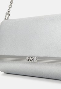 MICHAEL Michael Kors MONA - Pochette - silver-coloured