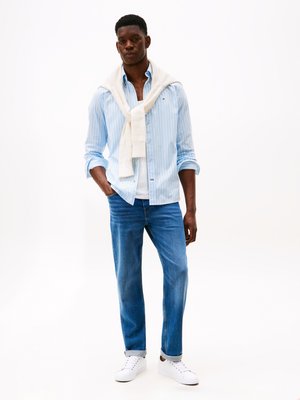 Tommy Hilfiger ESSENTIAL - Sapatilhas - white