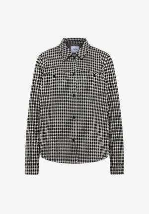 Czarna i biała koszula w kratę z guzikami, z kołnierzykiem, dwiema kieszeniami na piersi, długimi rękawami i lekko zaokrąglonym dołem. Wykonana z teksturowanej tkaniny.