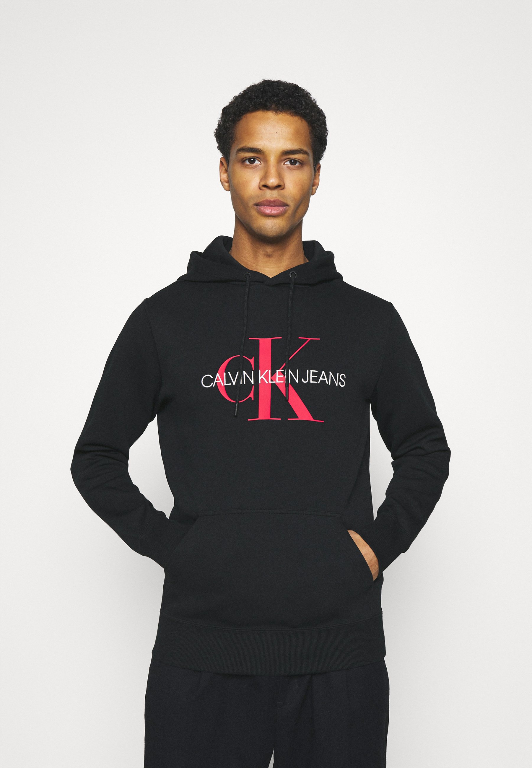 Calvin Klein long sleeve hoodie zwart kopen? Bestel hier online!