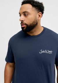Jack & Jones PLUS SIZE  - T-shirts print - sky captain