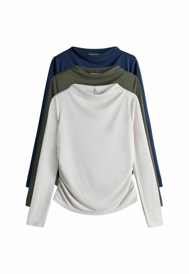 Trzy bluzki z długim rękawem: biała, oliwkowa i granatowa. Wykonane z miękkiego materiału, mają okrągły dekolt i marszczenia po bokach.