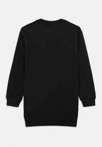 Crna dukserica dugih rukava viđena s leđa, s rebrastim okruglim izrezom, manžetama i rubovima, ravno postavljena na bijeloj pozadini.