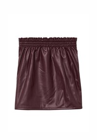 Jupe mini en simili cuir bordeaux avec taille froncée. Texture lisse, haut élastique et silhouette ajustée. Convient à diverses occasions.
