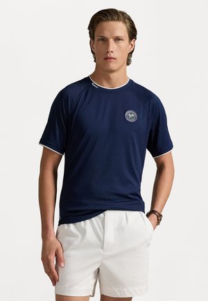 WIMBLEDON CUSTOM SLIM FIT MESH TSHIRT UNISEX - T-shirt med print - refined navy