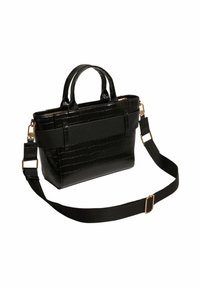 Sac à main en simili cuir noir à motif crocodile avec des accents dorés, double poignées et une bandoulière amovible. Fermeture éclair sur le dessus.