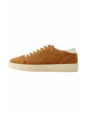 Brown suede low-top sneaker with white laces and heel tab, beige rubber sole, and minimalist stitch detailing.