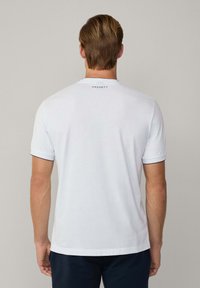 Hackett London ROYAL TIPPED TEE - Tričko s potlačou - white