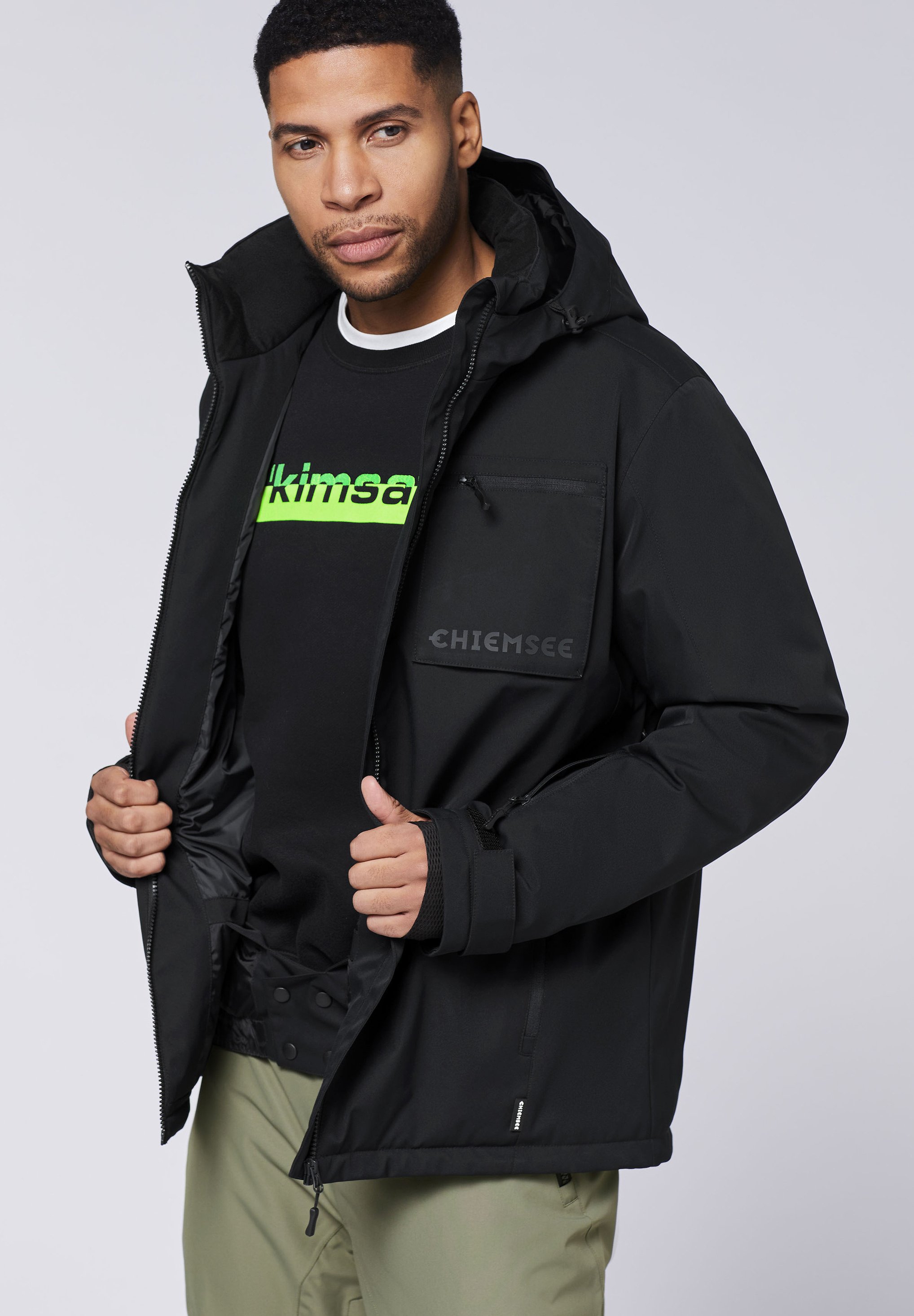 Chiemsee MIT BACKPRINT - Snowboard jacket - black beauty/black